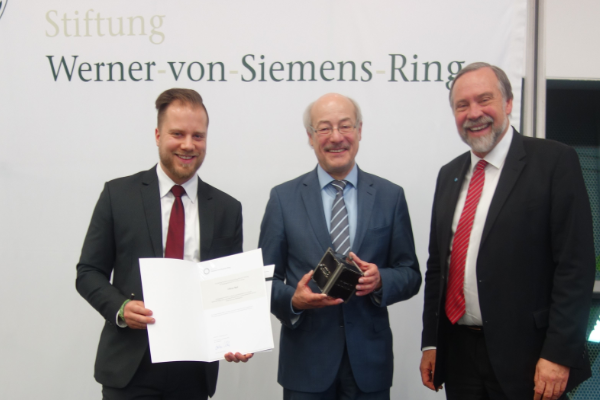 Oliver Ruf is accepted into the junior staff network of the Werner-von-Siemens-Ring Foundation