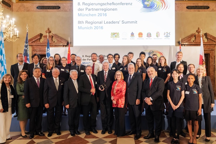 Gruppenfoto des Regional Leaders Summit 2016